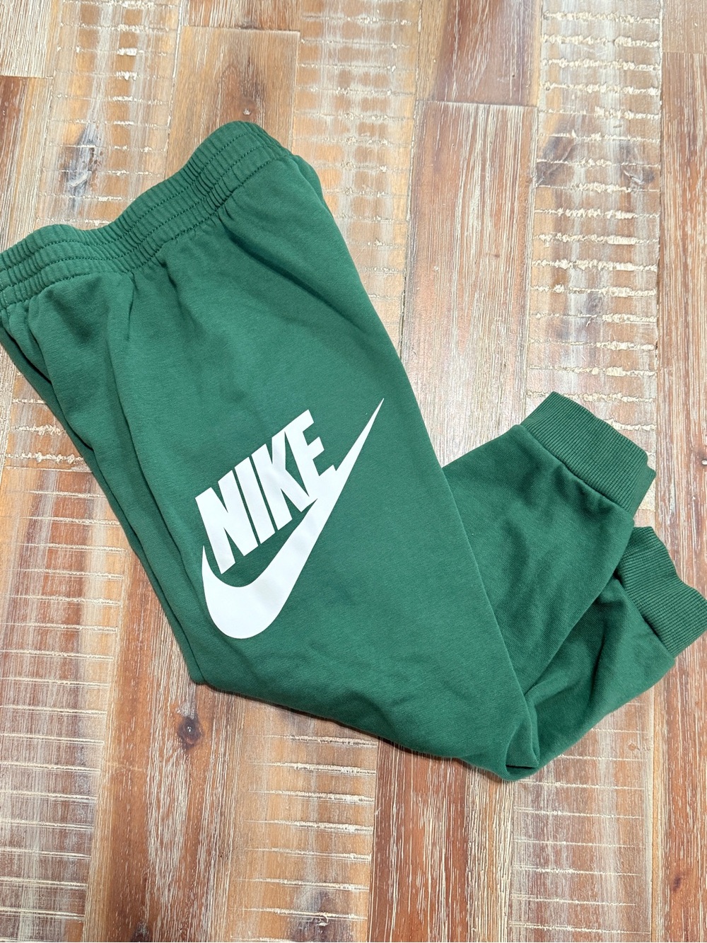 Nike Boys athletic joggers sweatpants